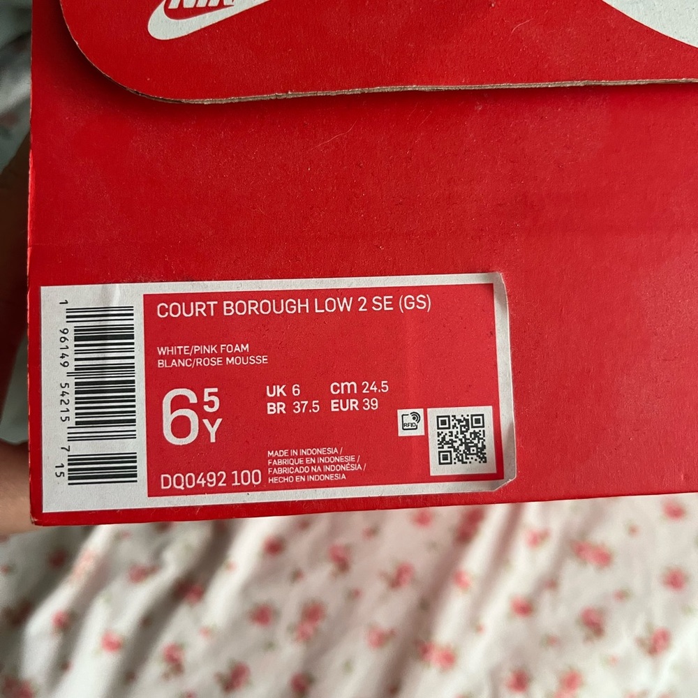 Nike Court borough low 2
